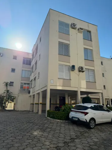 Apto 1 dormitório com ar-condicionado, 1bwc completo, sala, cozinha e área de serviço. Sem