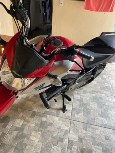 Vendo ou troco Titan 160 2023
