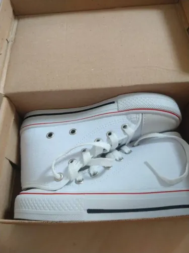 Vende-se tênis infantil