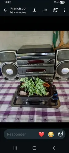 Vende-se um aparelho Som 3 em 1 antigo e Lp/ Vinil e cd