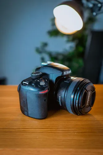 Nikon D3300 + Lente Yongnuo 35mm f/2 - Vendo ou Troco