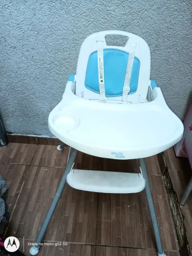 Cadeira alimentação em ótimo estado.