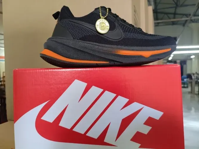 Tênis Nike Super Nova