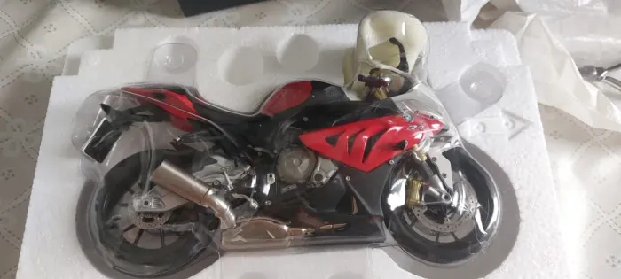 Mini moto BMW linda nova ainda na caixa
