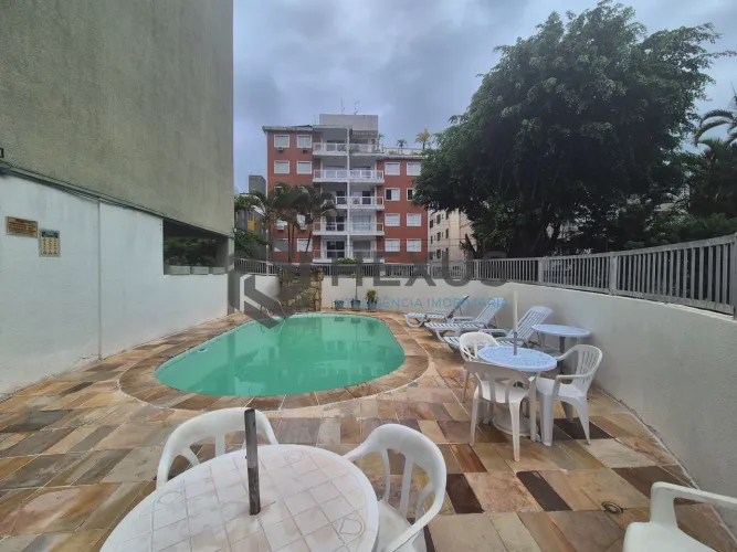 Apartamento com varanda e lazer na Praia das Asturias, Guaruja