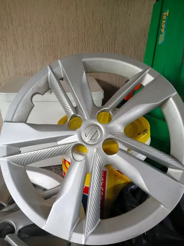 Vendo calotas originais kicks aro 16/100 4 furos