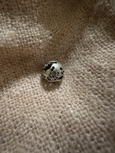 Charm Pandora All Around the World. Jóia com Zircônias. Berloque viagem pelo mundo.