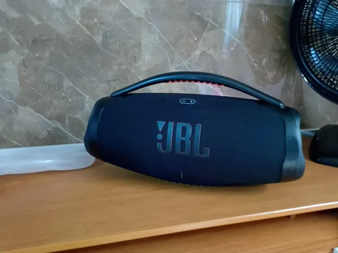 Vendo JBL bombox 3