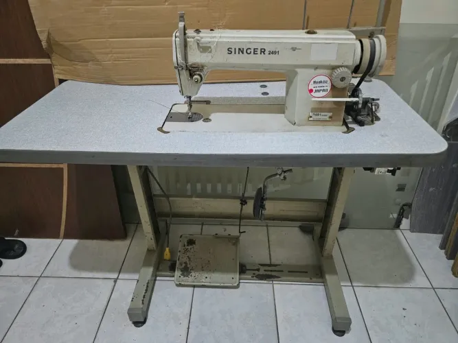 Máquina Reta Industrial