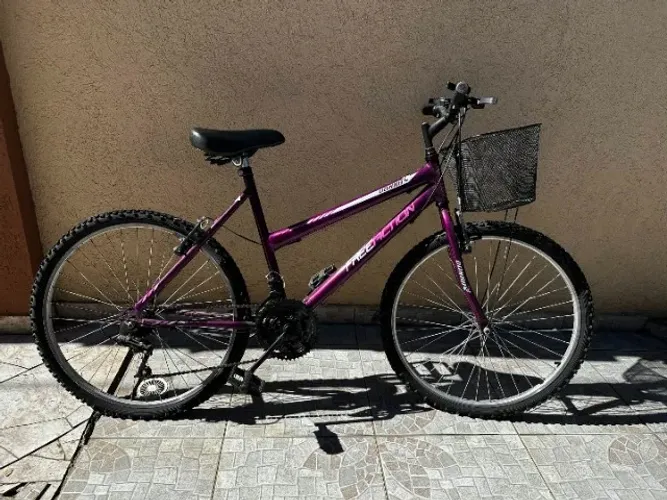 ? Bicicleta Free Action Donna Aro 26 com Cestinha - Excelente Estado