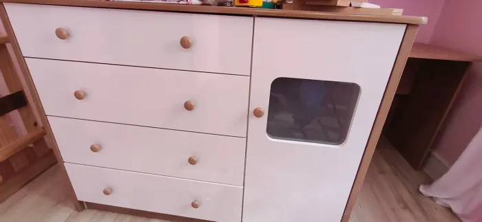 Cômoda branca de 122cm