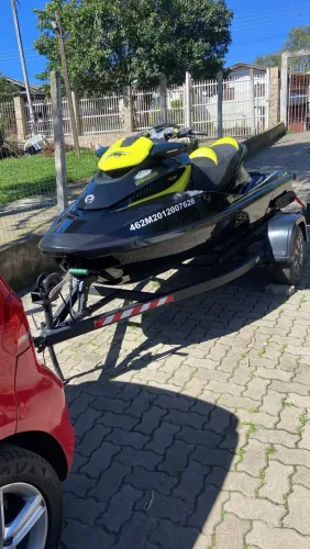 Vendo Jetski e troco por carro