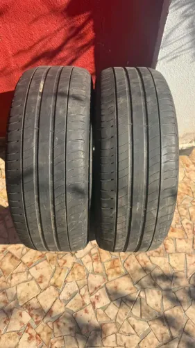 Par de Pneus MICHELIN 215/55 R17