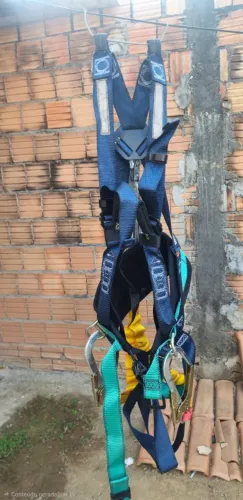paraquedas com talabarte completo valor 130,00 reais
