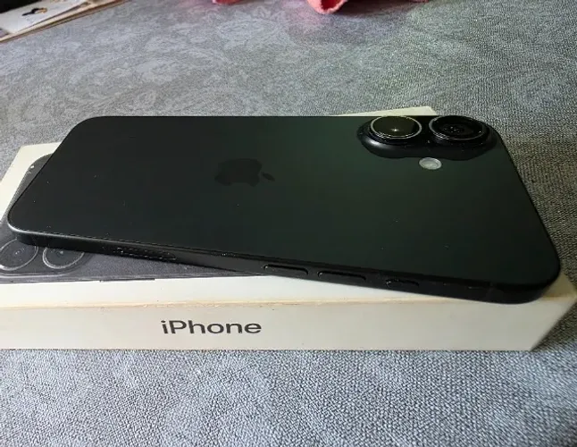 iPhone 16 Plus 128GB, zerado, bateria 100 garantia 26/12/2026