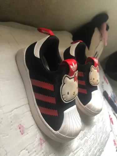 Tênis Infantil Adidas Superstar Hello Kitty ORIGINAL | Tam. 22