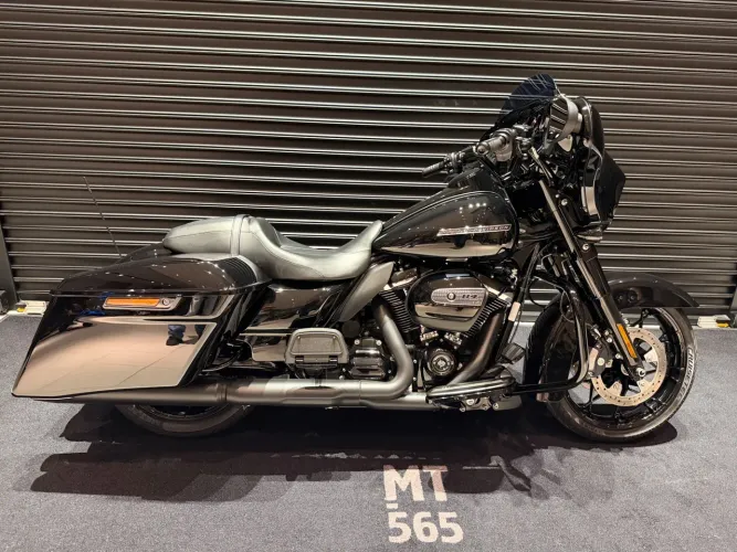 Harley-Davidson Street Glide Special Flhxs