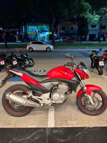 Honda CB300R 2010 impecável!