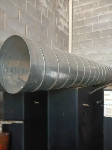Tubo calvanizado e curva e abraçadeiras e luvas 300mm