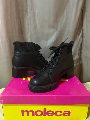 Bota semi nova