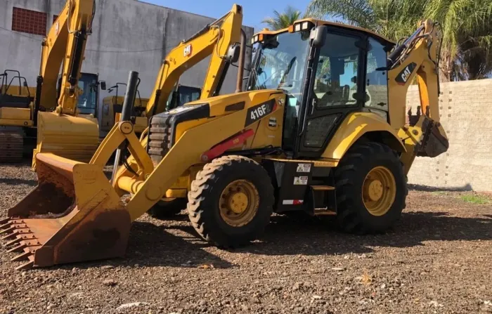 Retroescavadeira Cat 416f2 ano 2021