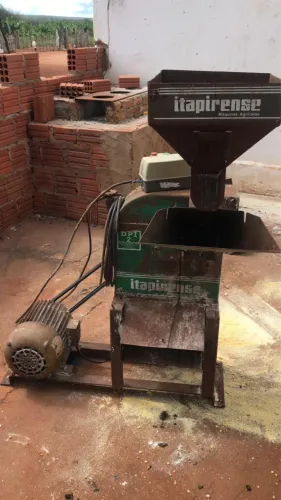 Máquina de triturar capim 