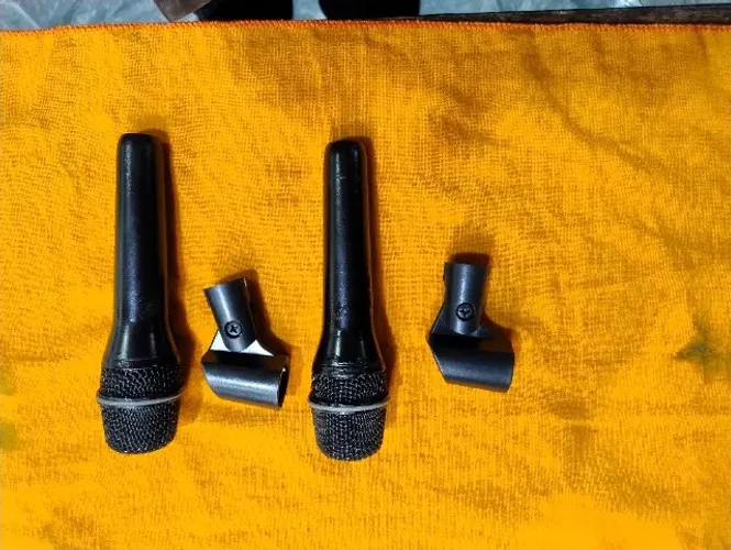 Par de microfones Samson condenser pra voz