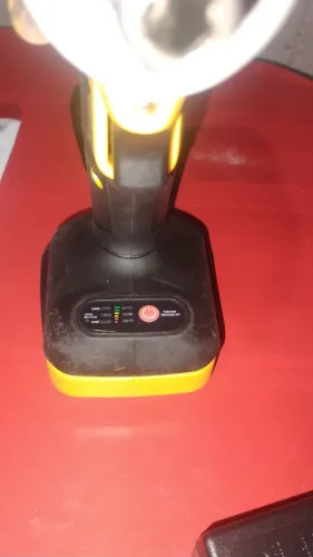 Vendo chave de impacto 3 em 1, produto novo na maleta, furadeira, parafusadeira e impacto