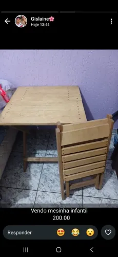 Mesa infantil de madeira