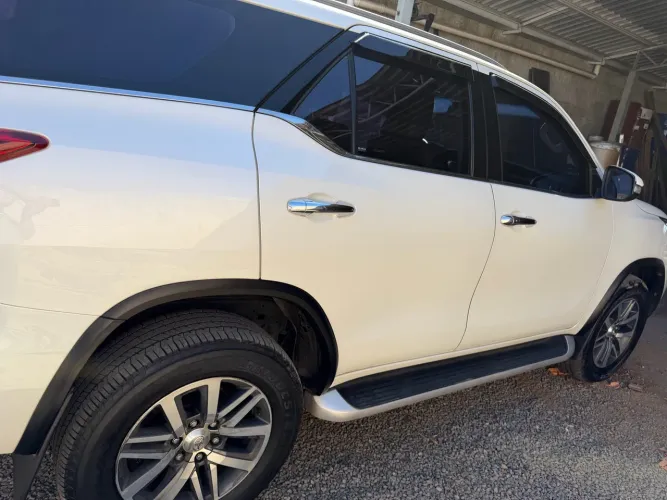 Toyota Hilux SW4 SRX 4X4 2.8 TDI 16V Dies. Aut. 2017