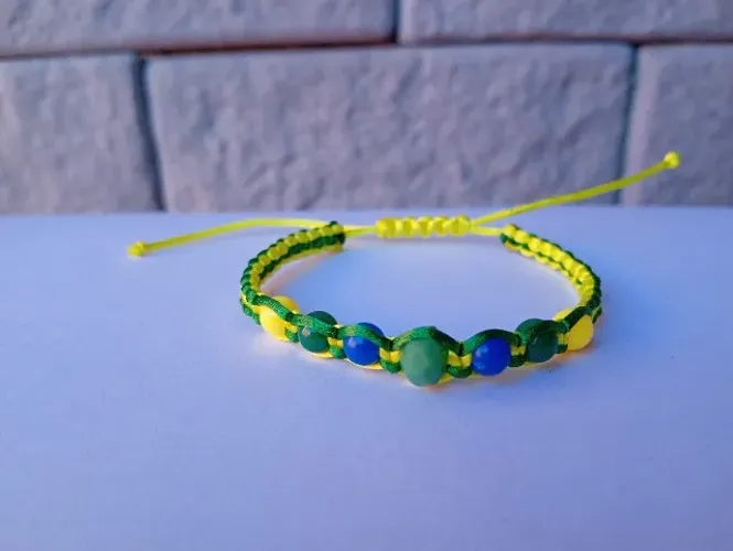 Pulseira Artesanal em Macramê  Cores do Brasil