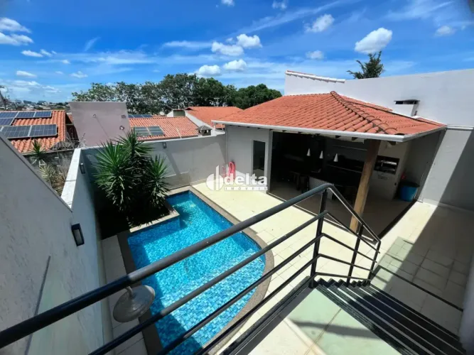 Casa com 3 quartos sendo 1 suíte disponível para venda no bairro Vigilato Pereira em Uberl