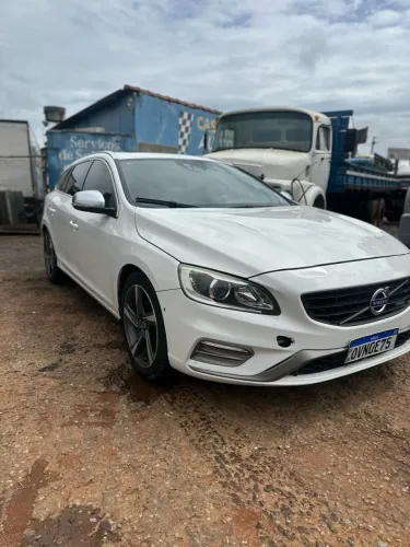 Volvo V60 T-5 R-desing 2.0 5P 2014