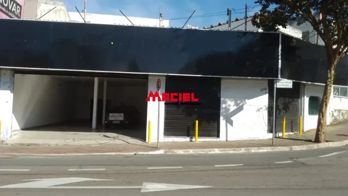 Ponto Comercial em Uma das Principais Avenidas do Centro de SJC - 2 banheiros à Venda, 130