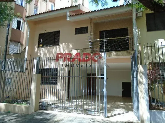 Geminado para alugar em Maringá, Zona 07, com 3 quartos, com 185 m²