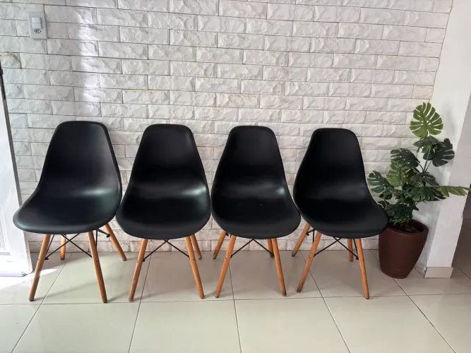 4 Cadeiras eames eiffel