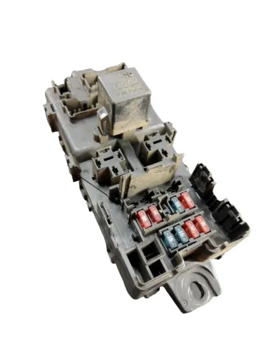 Caixa De Fusivel Interna Pajero Sport 3.0 V6 2000