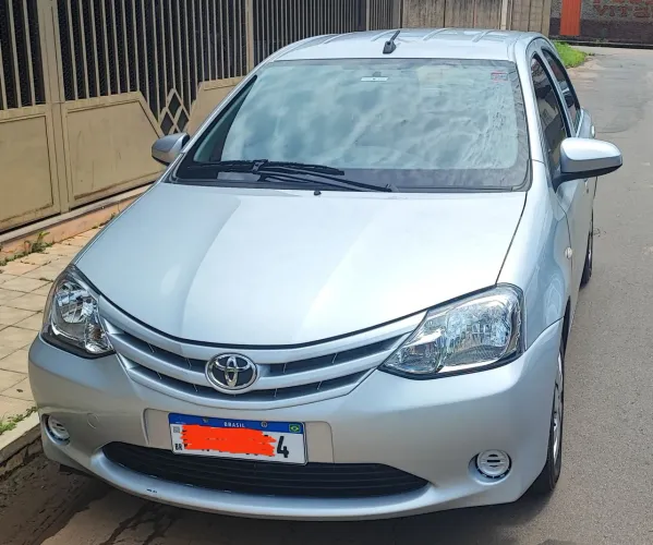 Toyota Etios X 1.3 Flex 16V 5P Mec. 2017