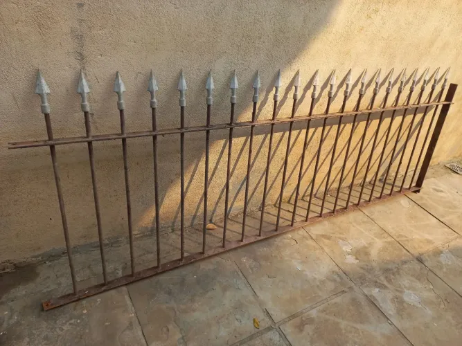 Grade com lanças 290 reais 