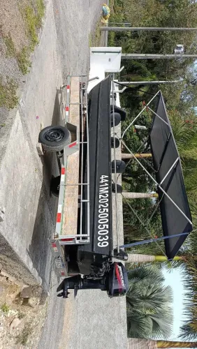 Barco de alumínio