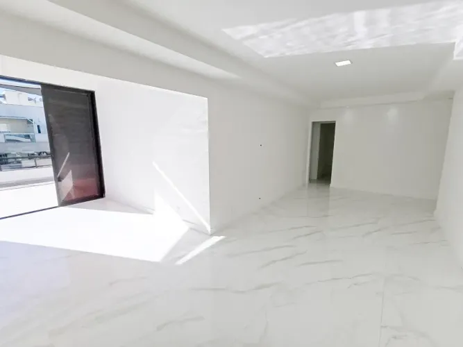 Lindíssima cobertura linear, fino acabamento, Recreio dos Bandeirantes