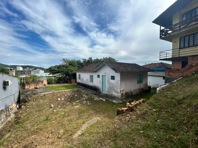 Vendo Terreno no Saco Grande (Área Mista)