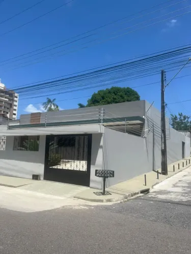 CASA COMERCIAL NO PARQUE 10 - ÓTIMA LOCALIZAÇÃO - 12.000,00