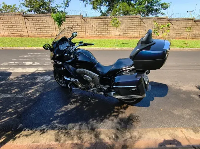 Moto muito linda  e pegar e andar km baixo