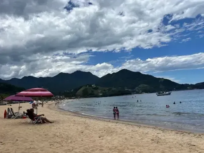 Ótimo Apartamento na Praia de Garatucaia