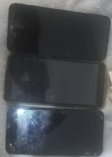 Celular com defeito 