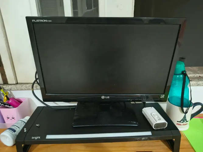 Monitor e suporte