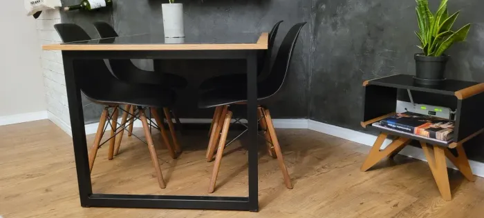 Mesa com 4 cadeiras