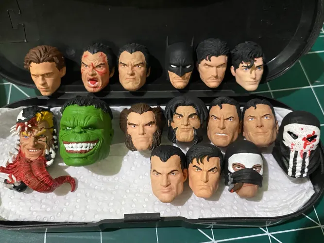 Lote completo 16 heads custom diversos action figures marvel legends e outros