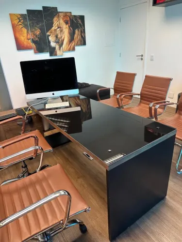 Mesa presencial para escritório 